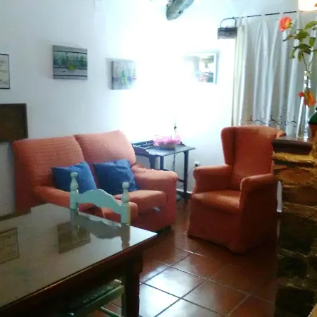 Holiday home Comfy In Valencia De Alc Ntara With Pool La Acena de la Borrega