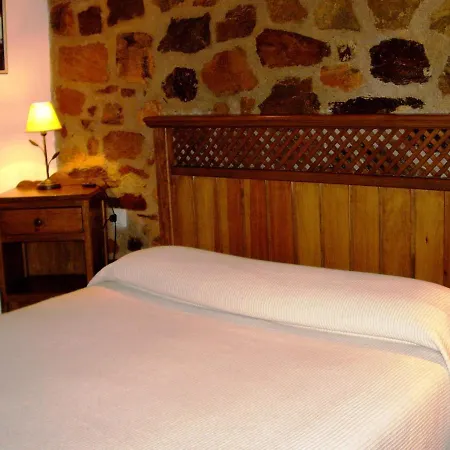 Holiday home Comfy In Valencia De Alc Ntara With Pool La Acena de la Borrega